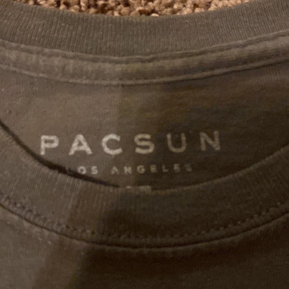 I’m selling a shirt from pacsun. Good condition. - Picture 2 of 4